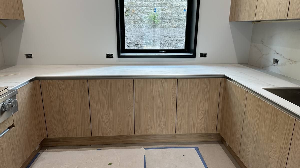 Custom Touch Granite finished kitchen installation